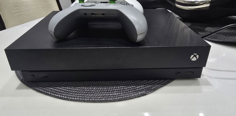 Xbox one x se vinde