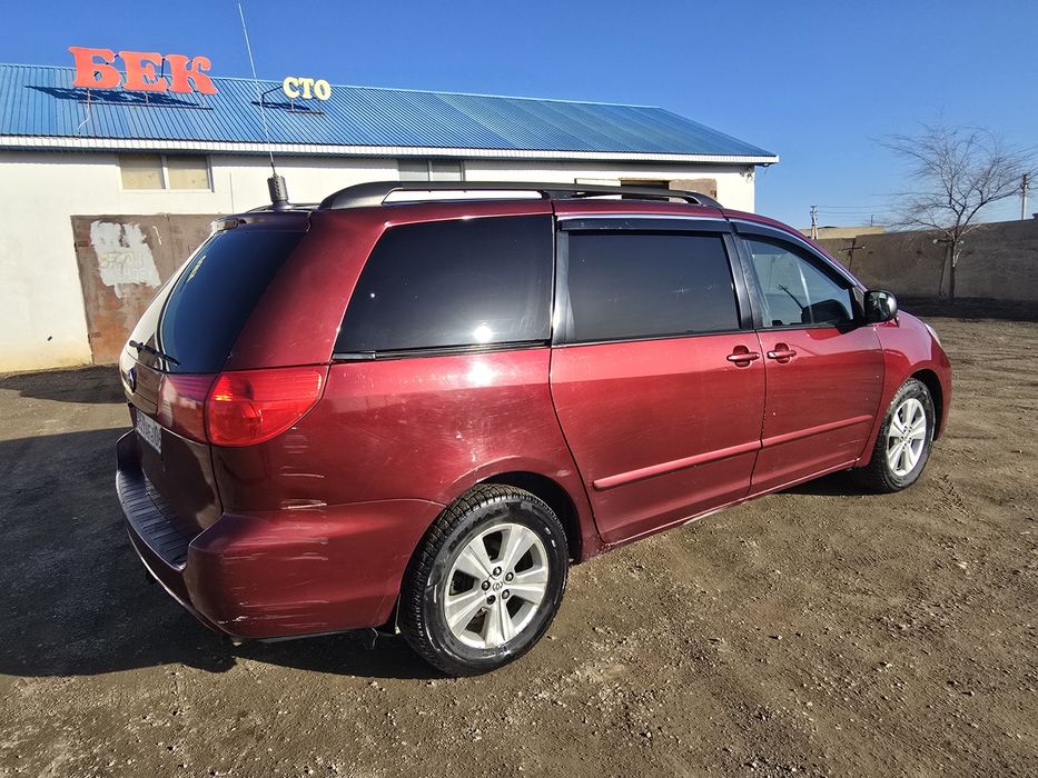 Тойота Сиенна 2009
