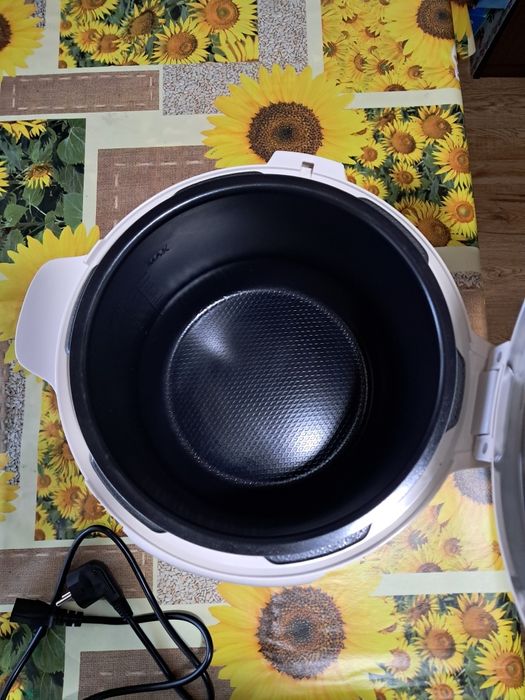 Мултикукър за готвене Moulinex CE505A10