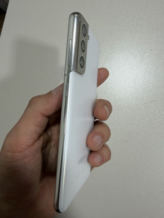 Samsung Galaxy S21 (8/256 GB)