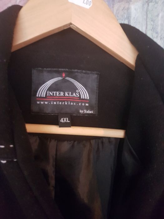 Продавам запазени дамски якета