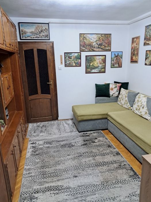 Garzoniera de vanzare