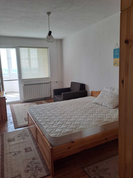 Дава се под наем Тристаен апартамент в Плевен, Широк център - 100 кв.м за 306 € - Снимка #1