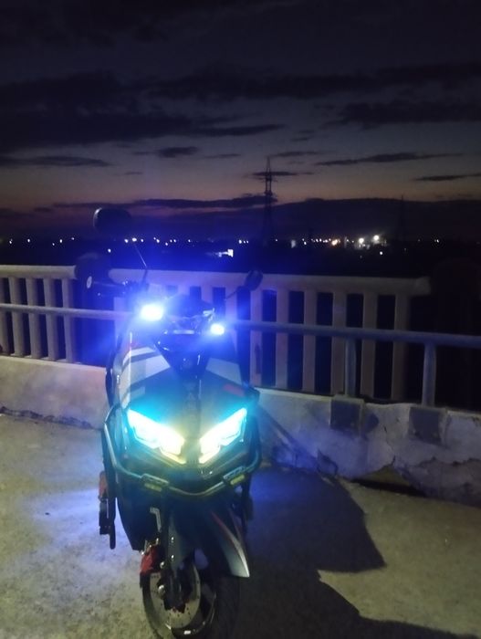 Skuter satiladi 10 min