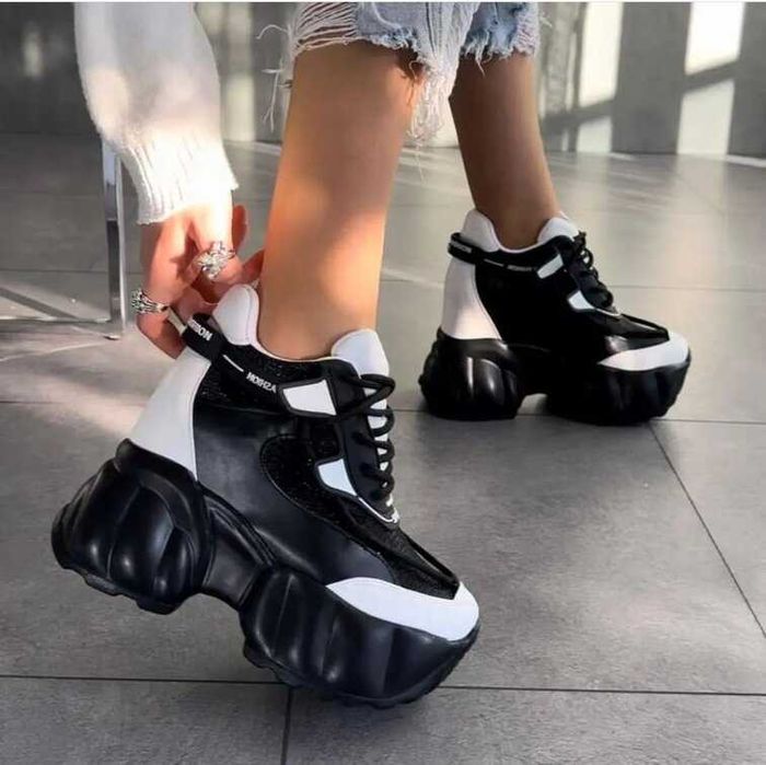 Кецове на платформа - черно с бяло 36-40 номер