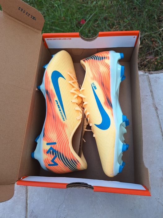 Nike Zoom Mercurial Vapor 16 Academy "Kylian Mbappé" FG/MG
