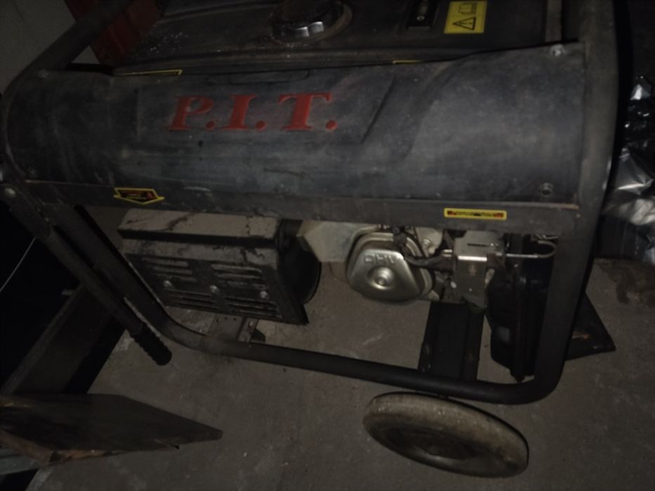 продам генератор PIT 6000 кВ.(требуется ремонт и обслуживание)