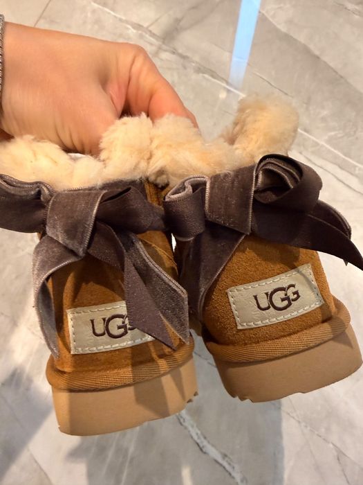 Vând Ghete UGG mărimea 31
