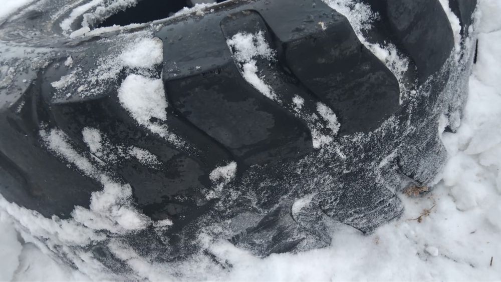 Шины на погрузчик 2 куб