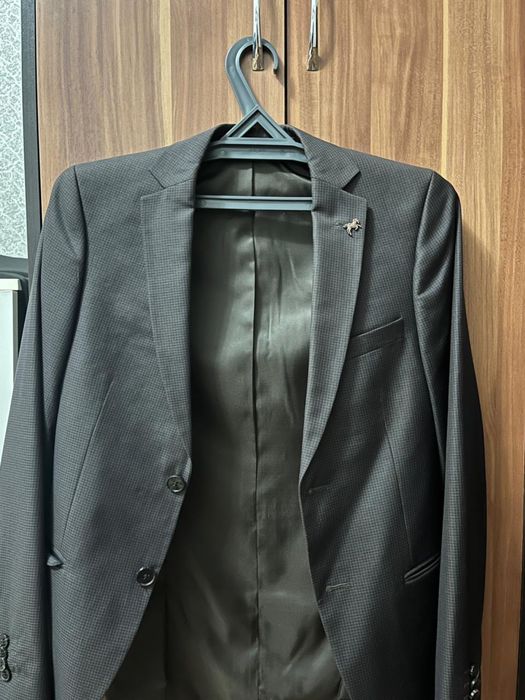 Костюм брючный мужской