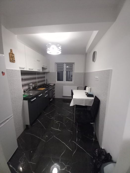 Proprietar închiriez apartament 2 camere sector 4 Apărătorii Patriei