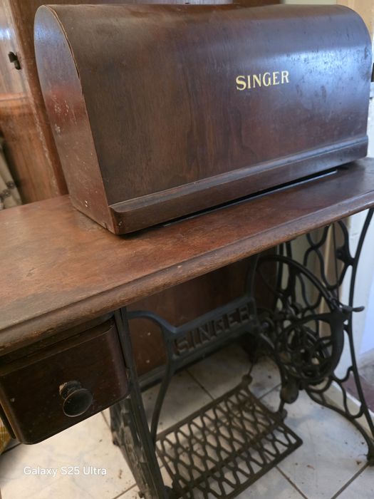 Mașină de cusut SINGER