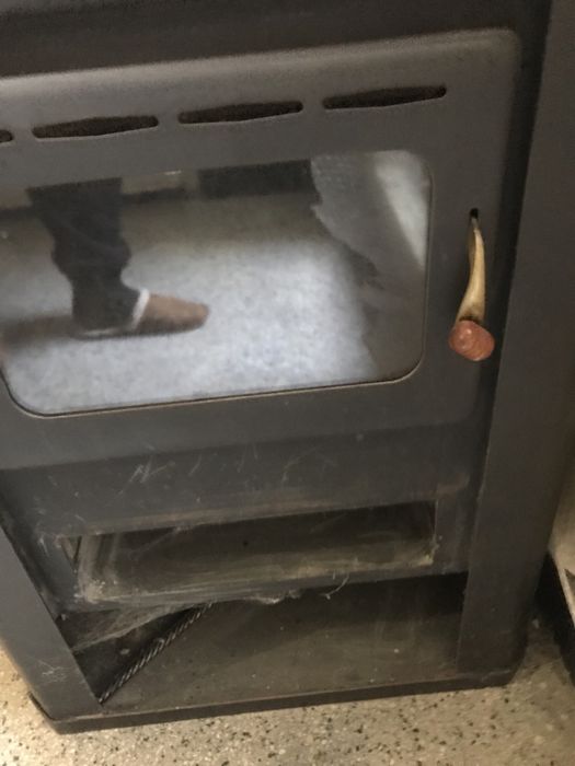 Продавам прити камина.