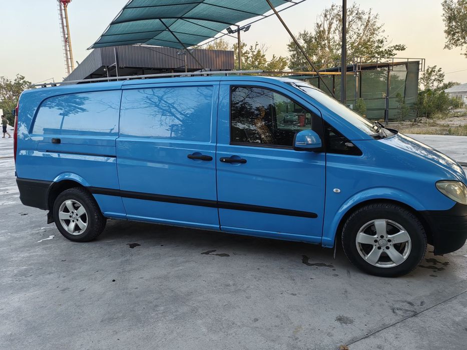 Продаётся mercedes vito состояние хорошее год 2006