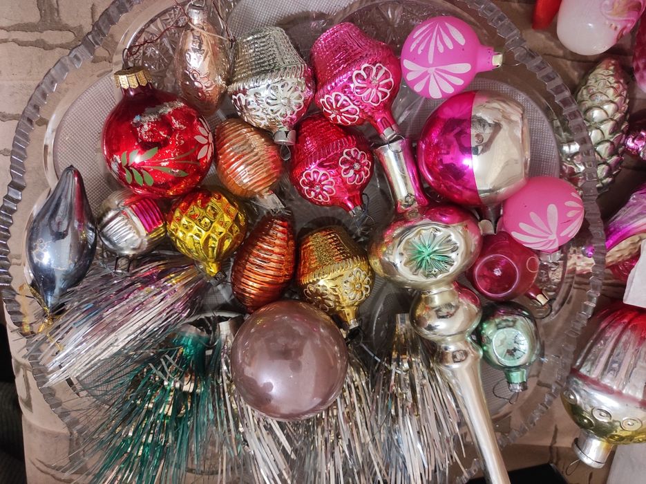 Стеклянные ёлочные игрушки