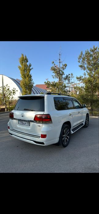 Аренда Тойота 200.