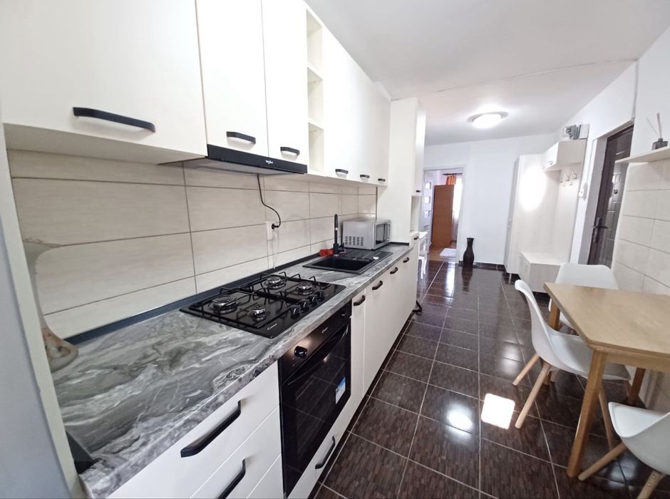 Apartament 3 camere de inchiriat