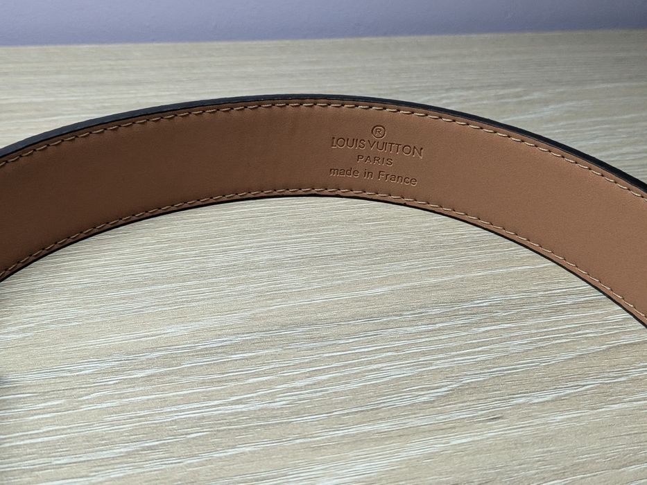 Curea LV culoarea neagra