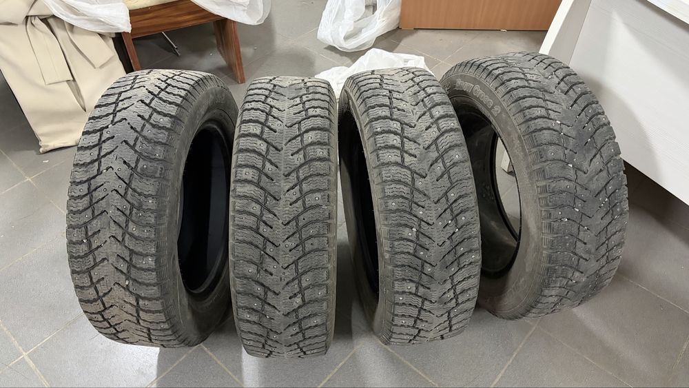 Продам шины зимние R15 195/65