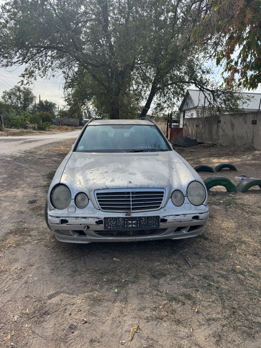 Mercedes Benz E270