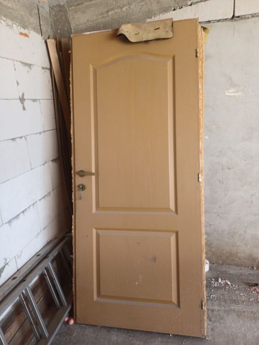 Vând 4 uși de interior in stare bună