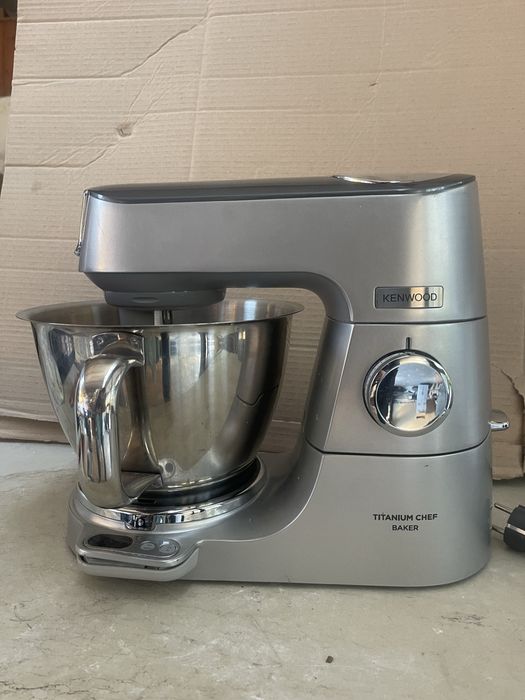 Кухненски робот KENWOOD Titanium Chef