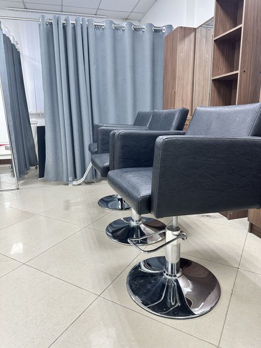 Кресло парихмакерская. Кушетка.