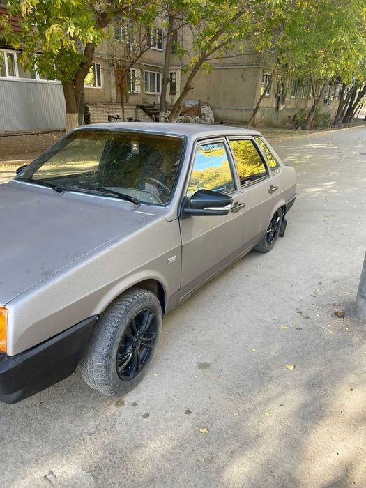 В продаже ваз 21099.