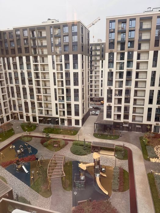 Продаётся  4-х комнатная с ремонтом в NRG Jomiy