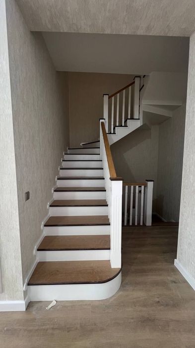 Участок сотилади. 2 сотих. 7 хонали. Узумзор.