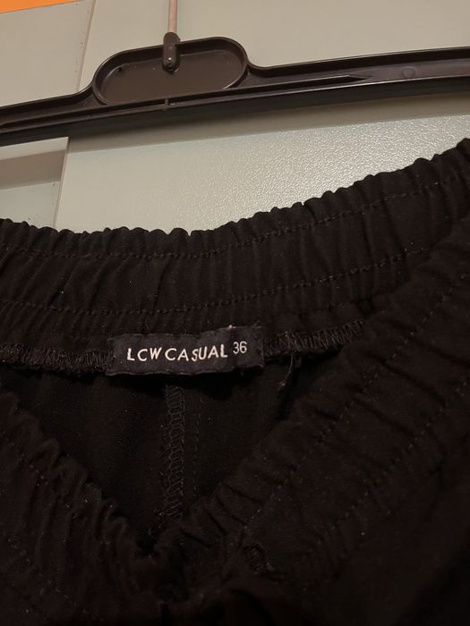 Прав панталон с бял кант LC WAIKIKI