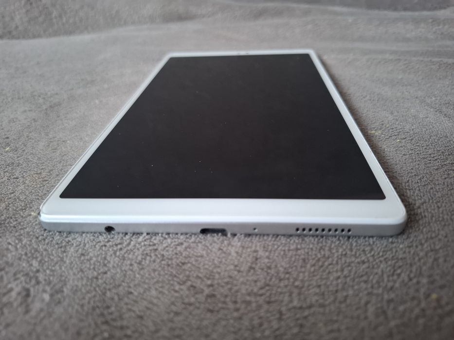 Продавам таблет Samsung  А7 lite.SM-T225.