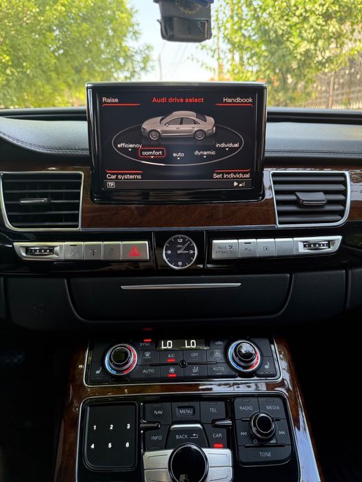 Audi A8 anul 2013