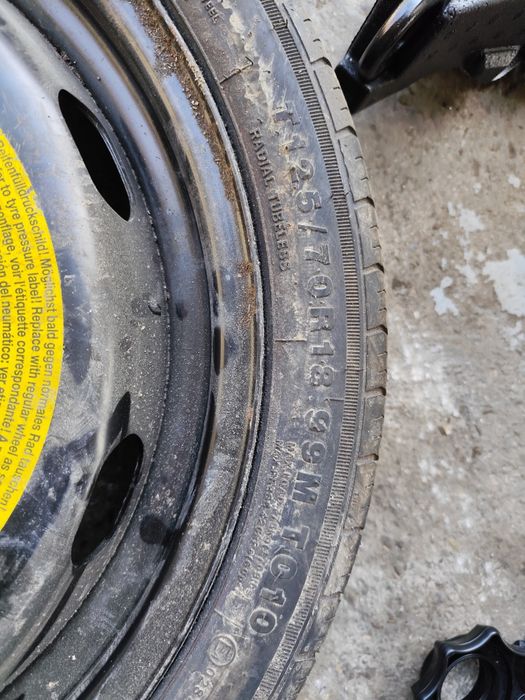 Резервна гума патерица за golf 8 с комплект крикове и кука