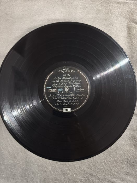 Грамофонни плочи с рок и метъл музика