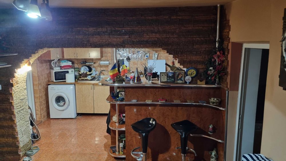 Casa +spatiu comercial Babadag, TL