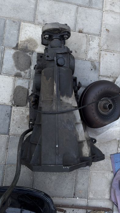 Продам коробку на мерс 124