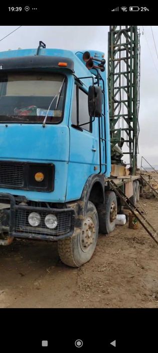 Махсус техника буравой сотилади комплектда127 насос, 11метрлик квадрат