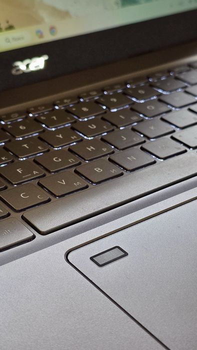 Офисный ноутбук Acer Aspire 5