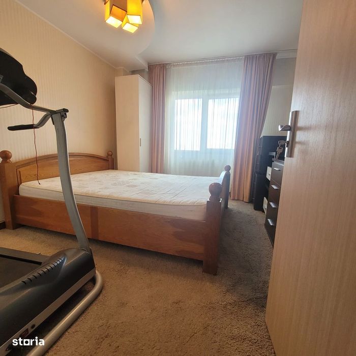 Vand apartament cu 3 camere Centrul Civic, Strada Toamnei