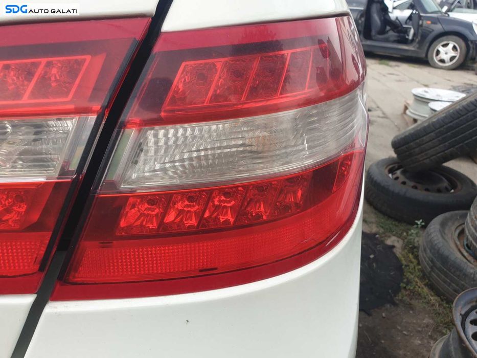 Stop Tripla Lampa Dreapta de pe Aripa Caroserie Mercedes Clasa E Class W212 E180 E200 E220 E250 E300 E320 2009 - 2012 [C8415]