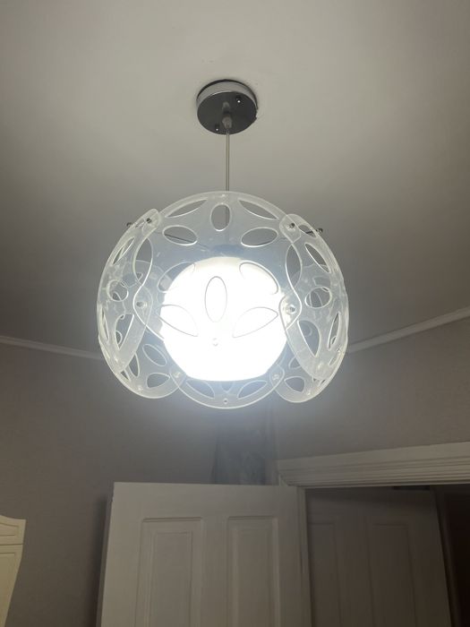 Люстра с одной лампой