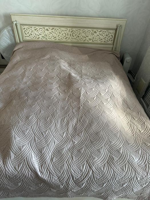 Продам спальный гарнитур