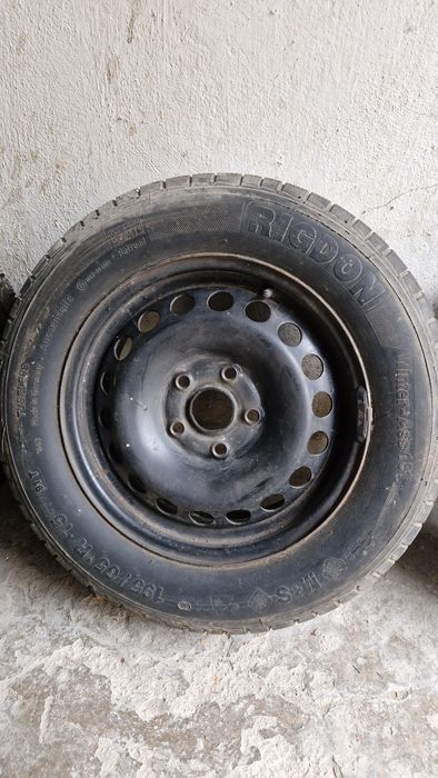Anvelope și Jante oțel 195/65-R15 4 bucăți