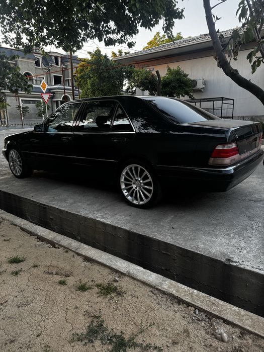 Mercedes-Benz W140