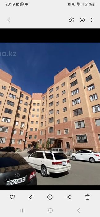 Срочно продаётся 17 мкр 2 комн