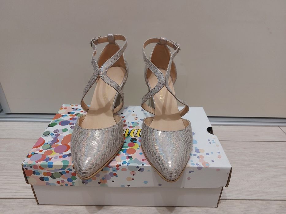 Pantofi de ocazie din piele naturală