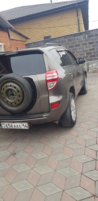 Продам автомашины тайота раф4