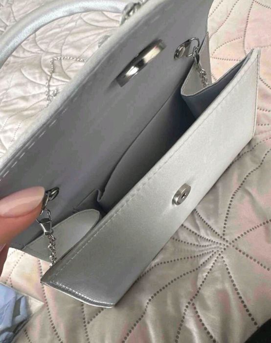 Нова сребърна чанта