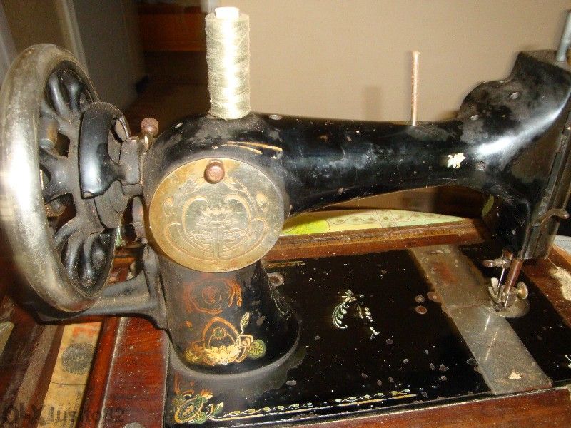 Антична шевна машина Гритцнер/работеща/